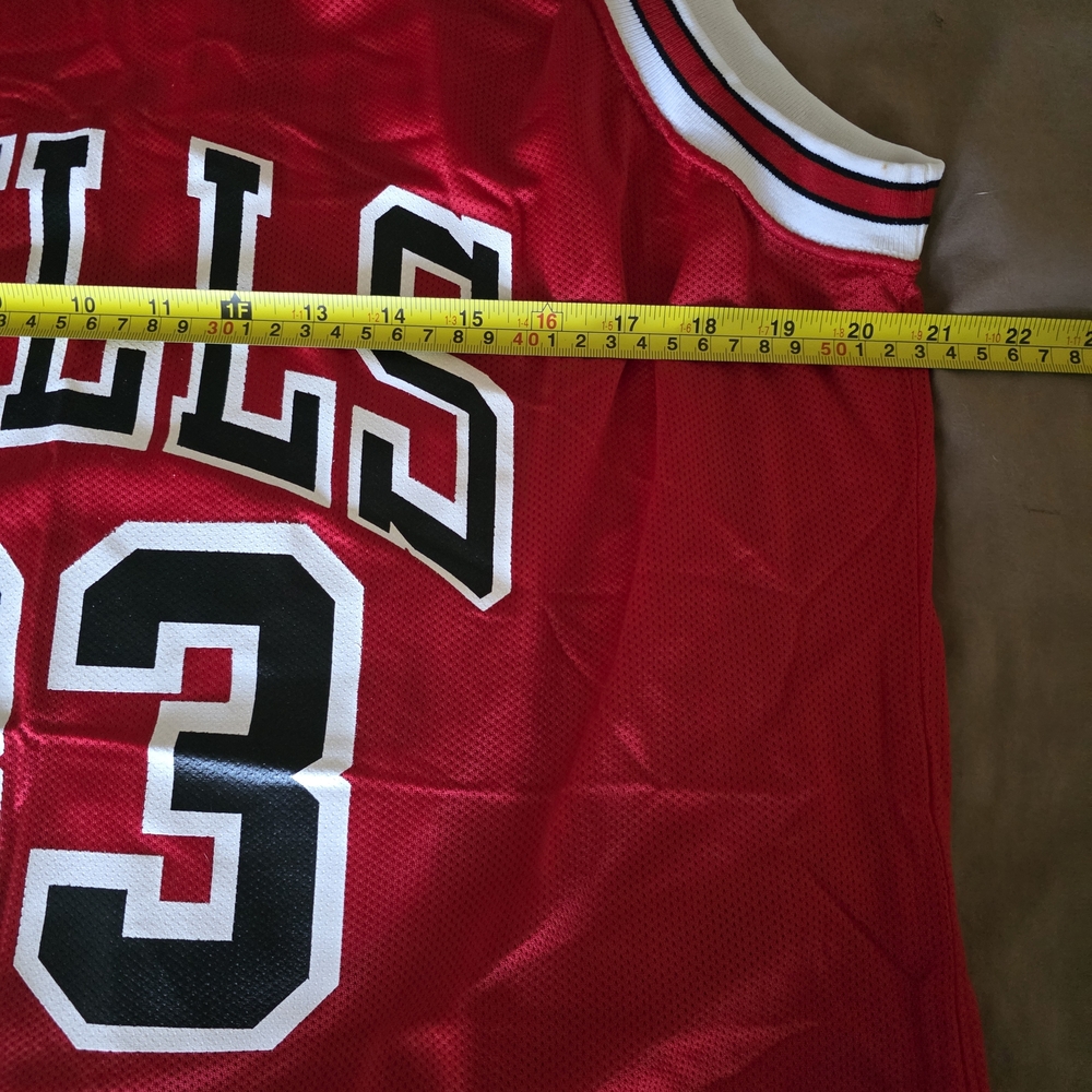 Vintage Champion Chicago Bulls Scottie Pippen #33 NBA Jersey Size 48 (M) USA - Picture 7 of 7